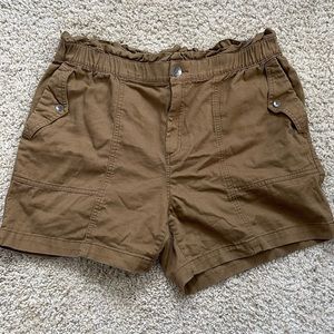Tan four pocket elastic waist shorts